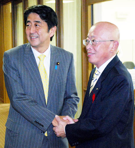 3区は河村氏公認へ 安倍氏が総裁選後初帰郷