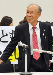 東京・冬の陣:'１２知事選 立候補表明の宇都宮氏（前日弁連会長）１問１答 ／東京