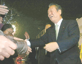 本人不在も支援者ら「先生は誇り」 岩手4区の小沢一郎事務所