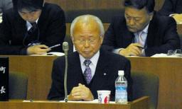 福島・双葉町議会:町長の不信任可決 「空白期間」隣町も困惑 中間貯蔵現地調査控え