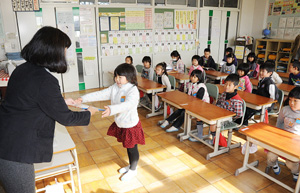 Ｘマスに正月、ワクワク 県内小中高で終業式