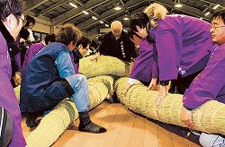 復興も願いしめ縄完成 白山比め神社 石川