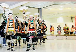 松江武者行列:観客魅了 荒天で室内に変更 間近での演技、拍手喝采 ／島根