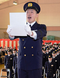 県消防学校、102人が入校式