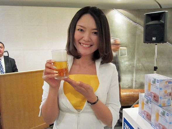 ビールの泡、超音波で再現 タカラトミーアーツ