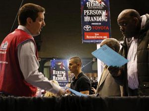 予想下回るADP全米雇用報告でドル売り膨らむ、対円では一時97.12円