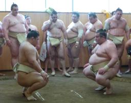 把瑠都最多35番「いろいろな力士といい稽古」