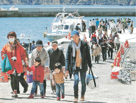 東日本大震災:金華山航路、２年２カ月ぶりの復活 運航会社社長「復興の歩み、町民と」 ／宮城