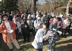塩嶺小鳥バス:今年も さえずりに耳すまし 探鳥会に１５０人、１８種の鳴き声や姿確認 ／長野