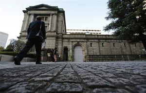 長期金利の動き、引き続き注視していきたい=菅官房長官