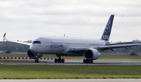 次世代旅客機A350 初飛行に成功