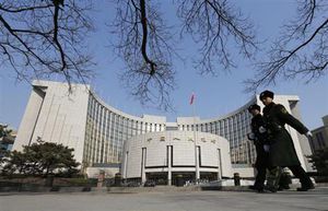 中国金融リスク映す上海株急落 銀行資金繰り不安