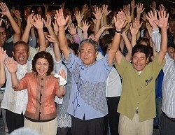 与那国町長選:現職外間氏が３選 陸自誘致派
