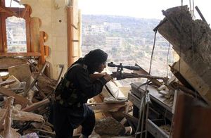 仏大統領、シリア反体制派への武器供与を初めて示唆