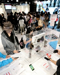 ｉＰｈｏｎｅ新モデル発売 端末差なくなり通信能力勝負に