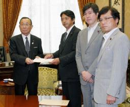 野党5党、臨時国会の早期召集申し入れ