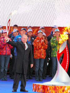 赤の広場からスタート=ソチ五輪聖火リレー