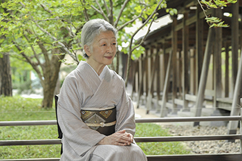 皇后さま79歳に、伊豆大島「深く案じています」
