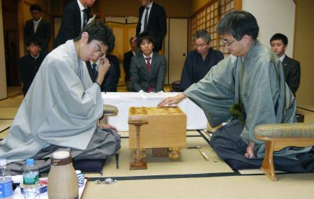 47NEWS > 共同ニュース > 羽生、21期目の王座獲得 同一タイトルの新記録