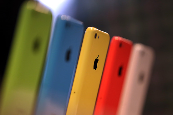 米アップル、3四半期連続の減益 iPhoneは好調