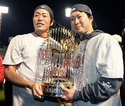 菅官房長官 上原&田沢を称賛「本当に素晴らしい」