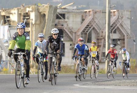 ツール・ド・東北 全国の愛好家被災地で競う