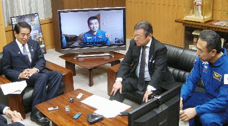 若田さん、打ち上げへ着々…ロケットが発射場へ