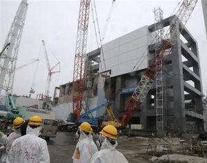 燃料取り出し目前 福島第1「4号機」プール公開 不安残し…