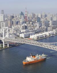 観測船しらせ、南極へ出発 例年より3日早く