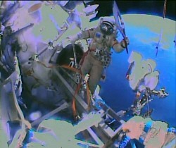 47NEWS > 共同ニュース > ソチ「聖火」宇宙空間へ ロシア人飛行士と遊泳