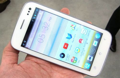 フリービットがスマホ込み月額2000円で携帯事業に本格参入、直営店も展開