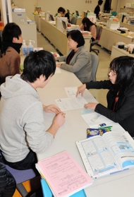 就活解禁、企業分析のコツは? 服装や写真は?
