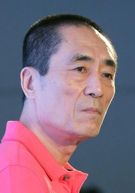 中国:張芸謀監督「子ども３人」認める