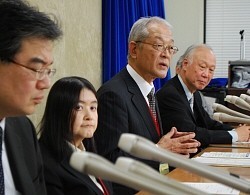 新たな難病対策案、患者の年間負担の上限は24万円