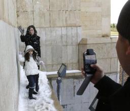 エジプト・カイロで雪! 「100年ぶり」と大興奮