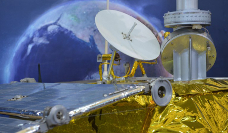 中国の月探査車が月面に 3カ月間の調査へ