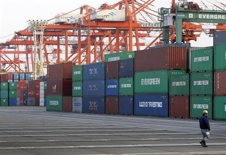 11月の貿易赤字、過去3番目の大きさ 13年は過去最大更新へ
