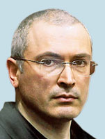 ロシア 恩赦で政敵釈放 大統領、批判かわす狙いか