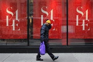 UPDATE 1-クリスマス直前の週末、米小売店売上高は前年下回る
