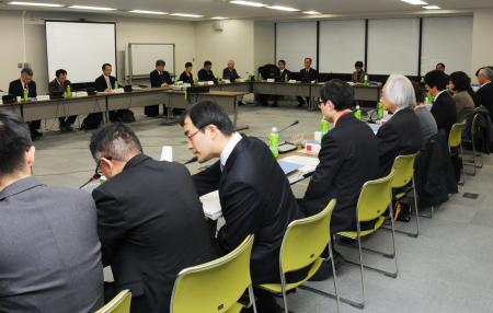 子宮頸がんワクチン:接種の推奨中止、継続