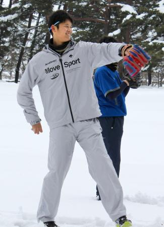 ハム大谷が自主トレ「投手中心に、２けた勝つ」