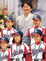 狙い球絞れ!松井氏、野球少年たちに「ゴジラの考え」披露