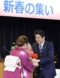安倍首相「強い経済取り戻す」=3度目お国入り
