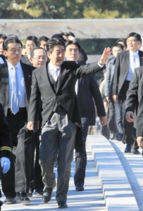 民主・海江田代表も伊勢神宮参拝 「党再生の年に」