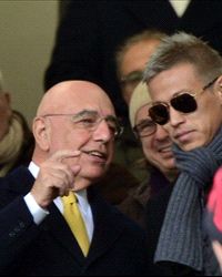 ミラン3発快勝!本田 カカー“メモリアル弾”を祝福