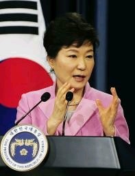 「韓日協力の環境壊した」 朴大統領、国内初会見