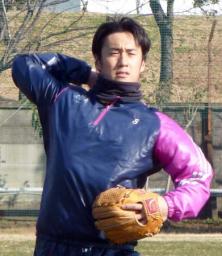 片岡「セでも盗塁王」決意!「8」のジャージーで自主トレ