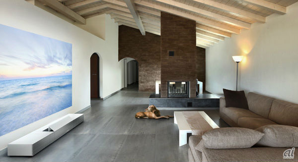 17cmから147型! ソニーの超短焦点4Kプロジェクタの秘密