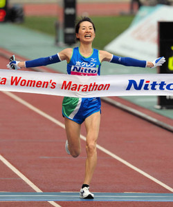 ママさん赤羽 笑顔のラストラン 2位「幸せでした」