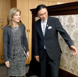 拉致家族がケネディ大使と面会 解決への協力要請
